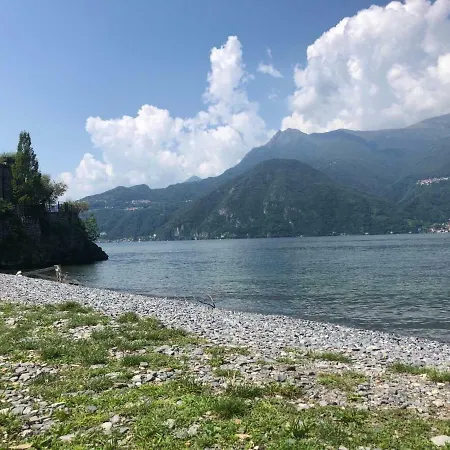 Casa Terrazzo Sul Lago 375s 아파트 *